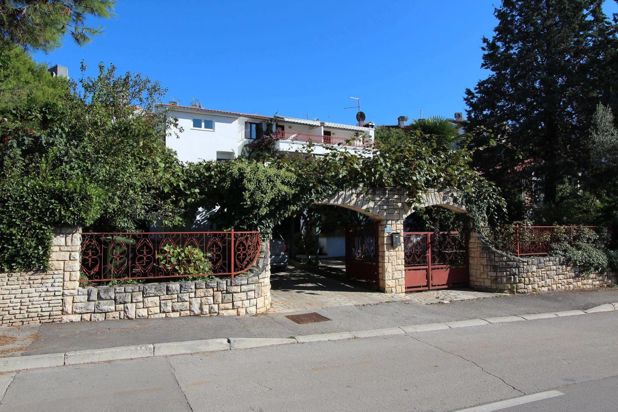 רוביני Apartments Tara מראה חיצוני תמונה